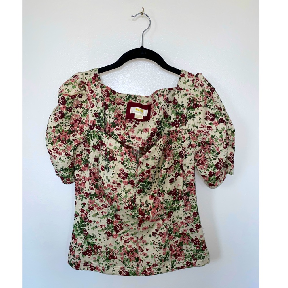 Puff sleeve structured tapestry top